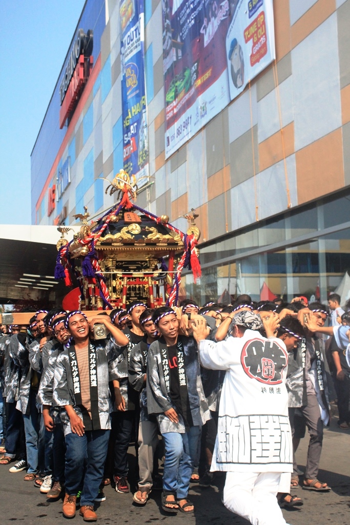 Beratnya Omikoshi Sensasi Tak Tertandingi 5