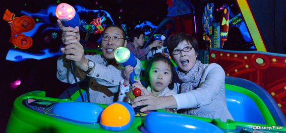 Wahana Terbaik Tokyo Disneyland