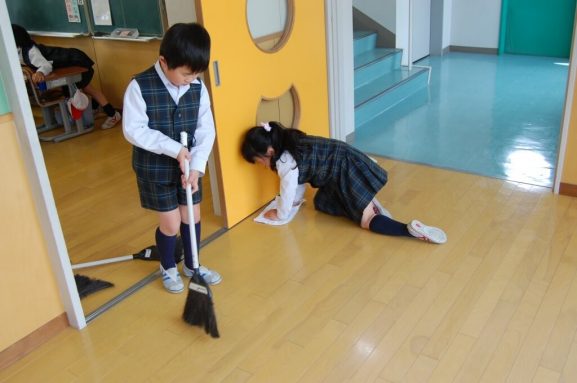 Bersekolah di Jepang