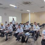 Peserta dari kalangan industri mengikuti pelatihan bahasa Jepang sebagai bagian dari program ICT perusahaan di ruang kelas yang disiapkan khusus.